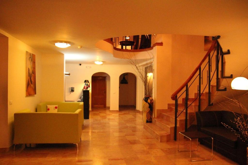 Hotel De Paris Тирана Экстерьер фото
