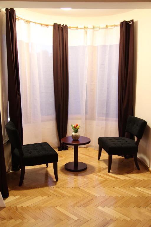 Hotel De Paris Тирана Экстерьер фото