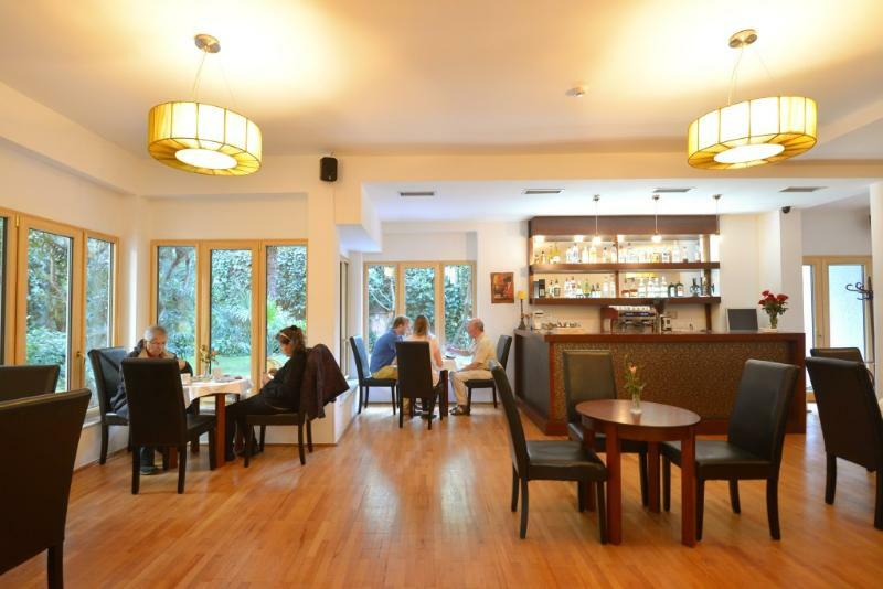 Hotel De Paris Тирана Экстерьер фото