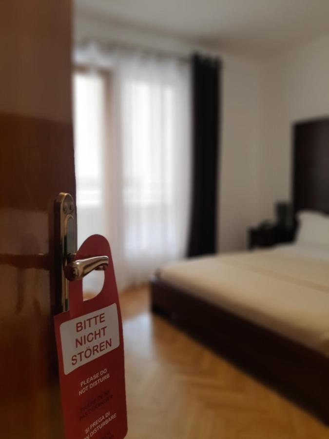 Hotel De Paris Тирана Экстерьер фото